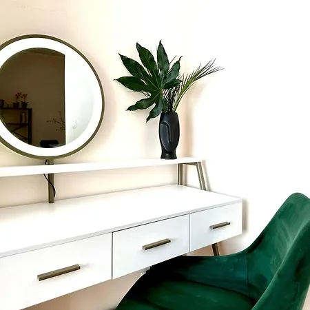 One Bedroom Sunny Tallinn Street Apartment With Parking Riga Exterior photo