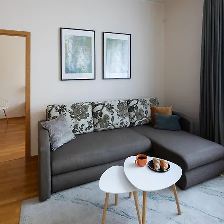 One Bedroom Sunny Tallinn Street Apartment With Parking Riga Exterior photo