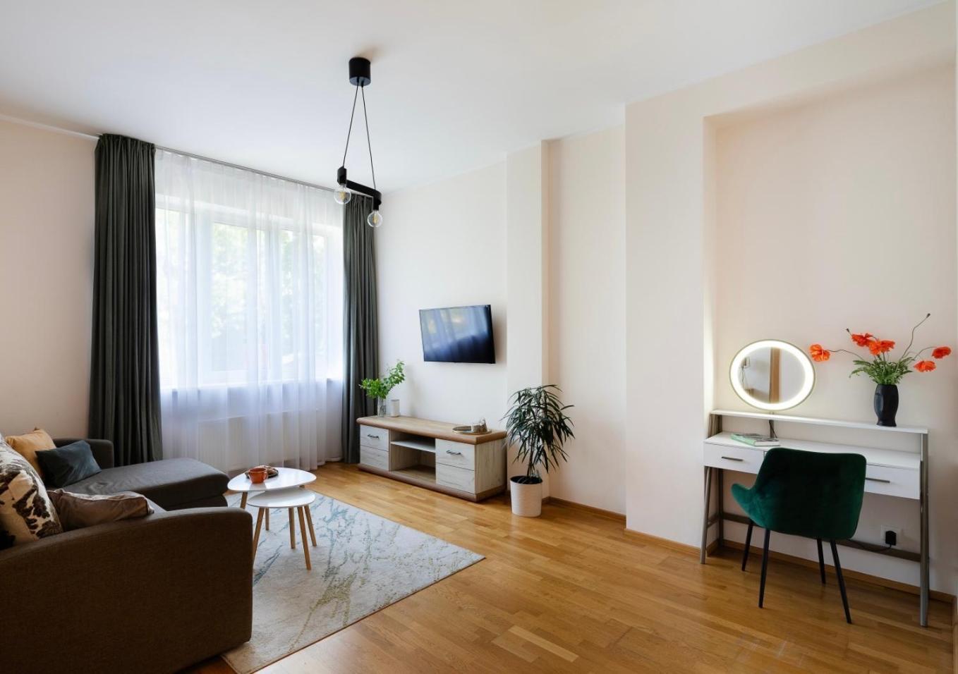 One Bedroom Sunny Tallinn Street With Parking Apartment