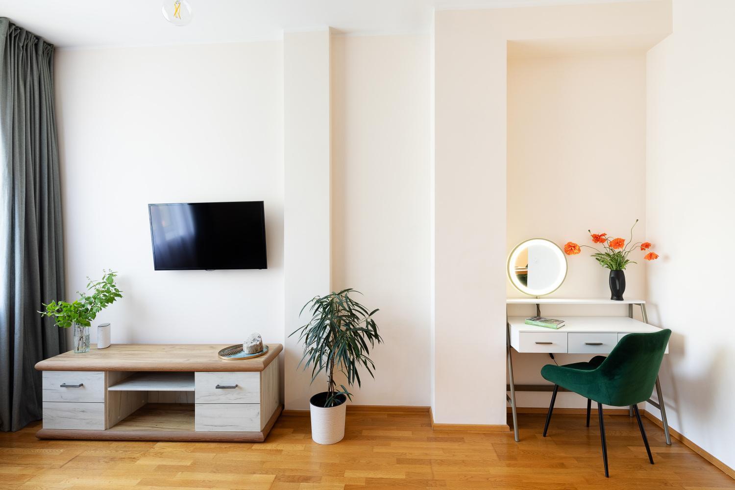 One Bedroom Sunny Tallinn Street With Parking Apartment Riga