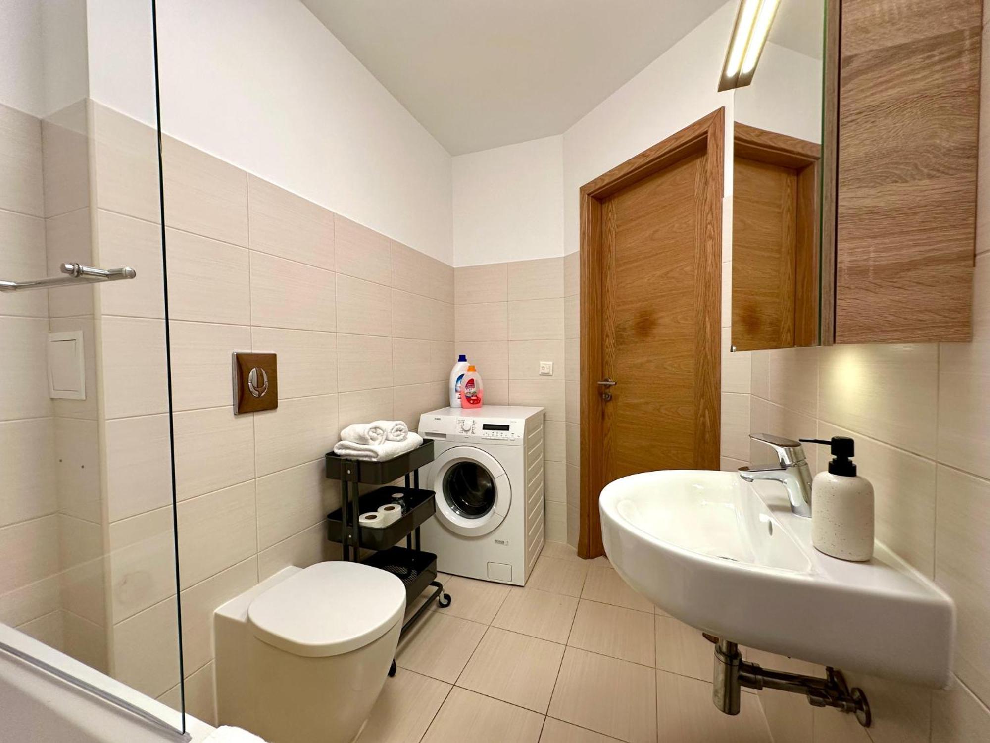 Apartment One Bedroom Sunny Tallinn Street With Parking
